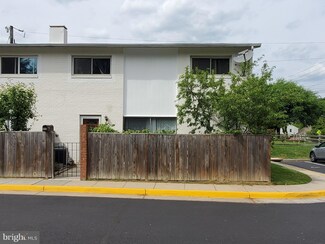 600 Adams St Unit 1, Herndon, VA 20170