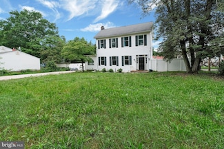 8904 Hickory Hill Ave, Lanham, MD 20706