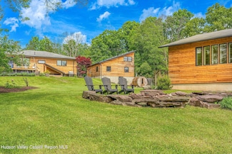 10 Harry Wells Rd, Saugerties, NY 12477