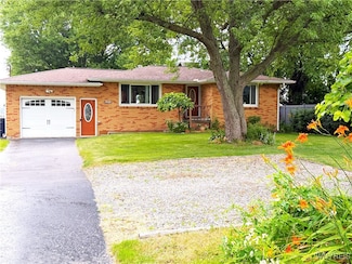 653 S Colony Rd, Grand Island, NY 14072