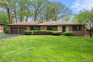 7353 Whitehaven Dr, Saint Louis, MO 63123
