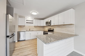 8184 Sunflower Dr, Cotati, CA 94931