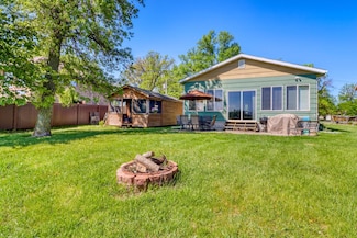 25934 Brolin Beach Rd, Detroit Lakes, MN 56501