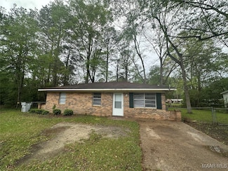 627 Lee St, Elba, AL 36323