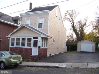 211 8th St, Brookhaven, PA 19015