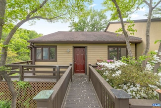 1285 Branchlands Dr, Charlottesville, VA 22901