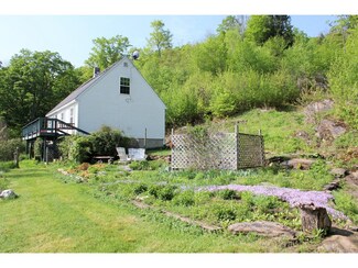 42 Mary White Rd, Tunbridge, VT 05077