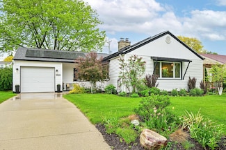 9544 W Center St, Milwaukee, WI 53222