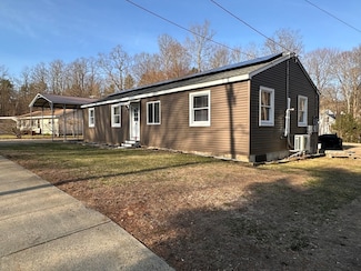 44 Comins Pond Rd, Warren, MA 01083