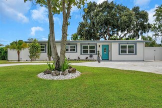 8664 Narcissus Ave, Seminole, FL 33777