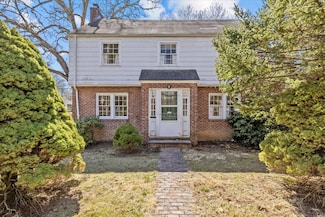 60 Ravensdale Rd, Hastings On Hudson, NY 10706