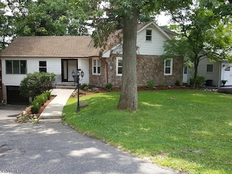 36 Beechwood Dr, Wayne, NJ 07470