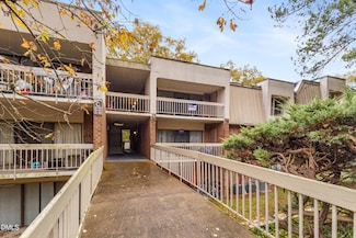 500 Umstead Dr Unit 304, Chapel Hill, NC 27516