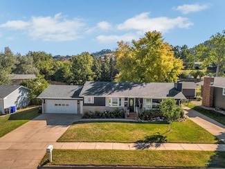 3112 Flint Dr, Rapid City, SD 57702