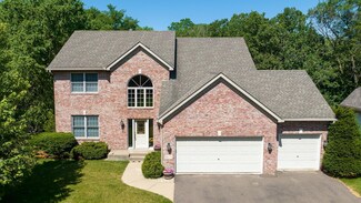 2673 Barclay St, Saint Paul, MN 55109