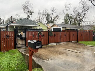 10015 Algiers Rd, Houston, TX 77041