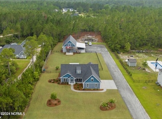2463 Hoover Rd, Hampstead, NC 28443