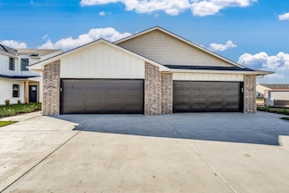 2227 N 159th St E, Wichita, KS 67228