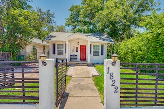 1822 W Woodlawn Ave, San Antonio, TX 78201