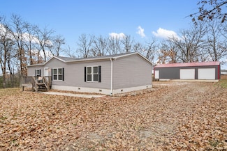 22227 Doe Run Trail, Wheatland, MO 65779