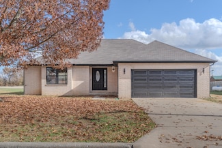 2530 S Hartford Ave, Bolivar, MO 65613