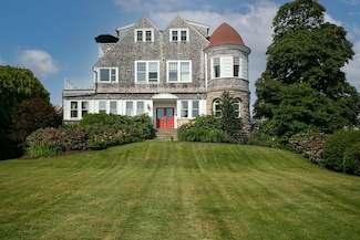 1 Seaview Ave Unit 4, Newport, RI 02840