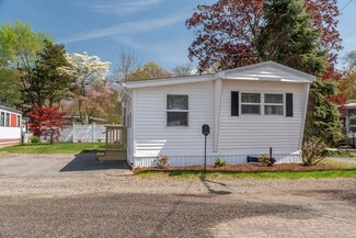 14 Lisa Dr, Taunton, MA 02780