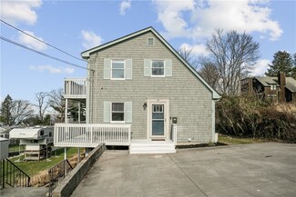98 Hobson Ave, Tiverton, RI 02878