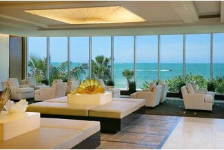 11125 Gulf Shore Dr Unit 508, Naples, FL 34108