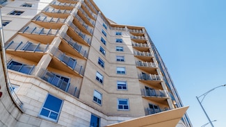 4350 N Broadway St Unit 308, Chicago, IL 60613