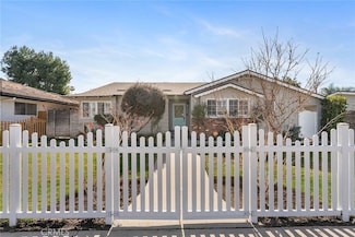 23642 Oxnard St, Woodland Hills, CA 91367