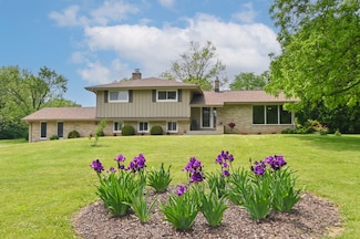 4735 Meadow View E, Brookfield, WI 53005