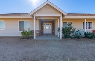 45121 Berioz Dr, Lancaster, CA 93536
