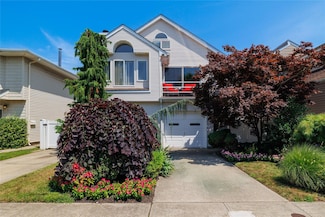 459 E Pine St Unit upper, Long Beach, NY 11561