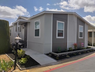 1506 Oak Dr Unit 67, Vista, CA 92084