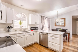 910 W Redondo Dr, Gilbert, AZ 85233