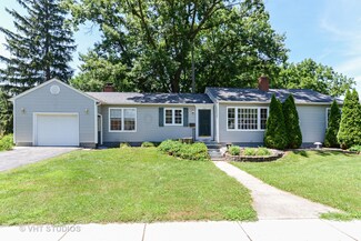 231 S Emmett St, Genoa, IL 60135
