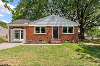 530 Lock Ln, Petersburg, VA 23805
