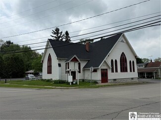13 Church St, Delevan, NY 14042