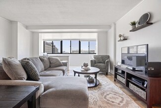 2 Hawthorne Place Unit 15B, Boston, MA 02114