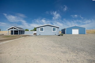 94 Dusty Rd, Burbank, WA 99323
