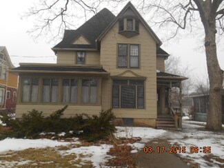 24 N Porter St, Elgin, IL 60120