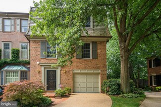 2416 S Queen St, Arlington, VA 22202