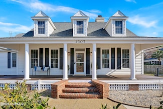 1307 Edgewater Club Rd, Wilmington, NC 28411