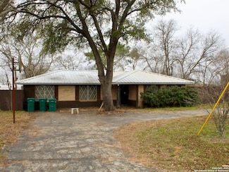 18515 W Fm 2790 S, Lytle, TX 78052