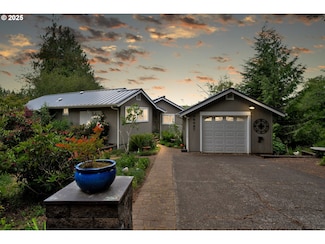 6027 View Loop, Florence, OR 97439