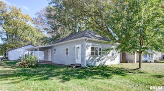 306 S Livergood St, Stonington, IL 62567
