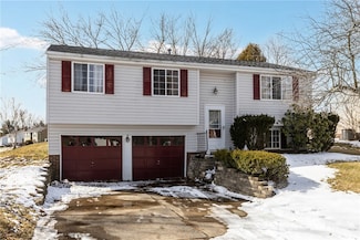 100 Macnab Dr, Coraopolis, PA 15108