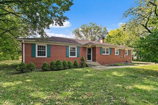 35W511 Blackhawk Dr, South Elgin, IL 60177