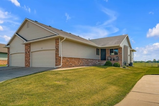 728 Bristol Cir, Wichita, KS 67207